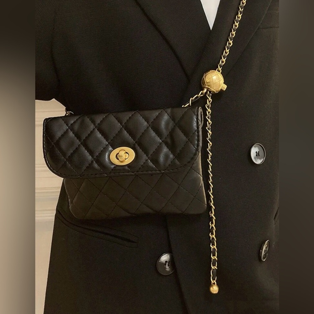 (Large) Luxe Quilted Fanny Pack Purse - Picture 4 of 4
